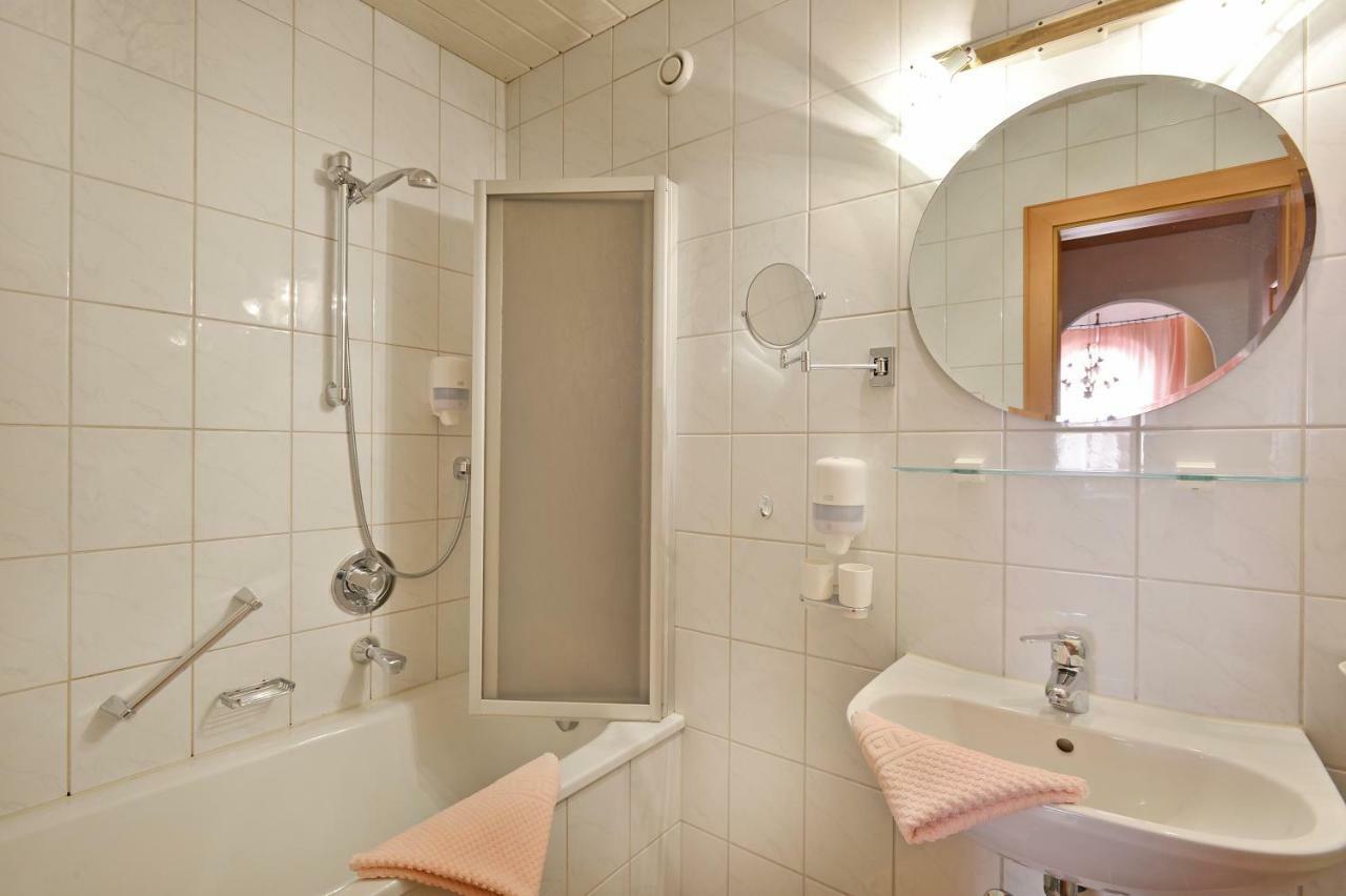 Hotel Laendenhof Superior マイヤーホーフェン エクステリア 写真